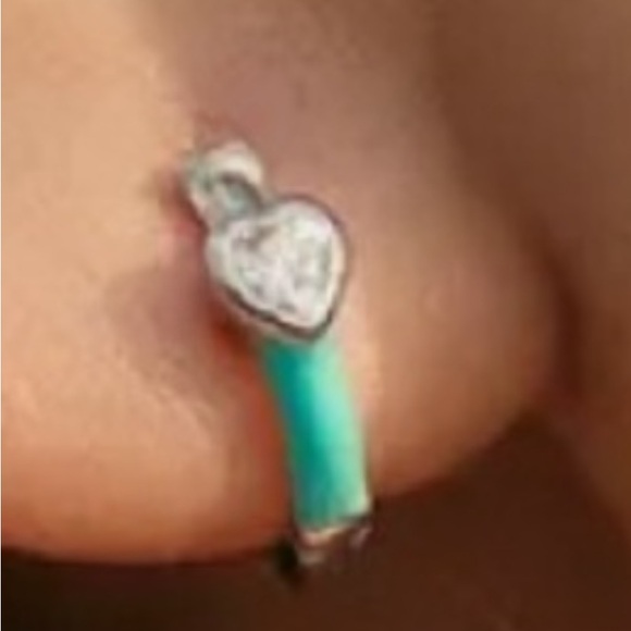 Beautiful ring and earring set - Picture 7 of 7